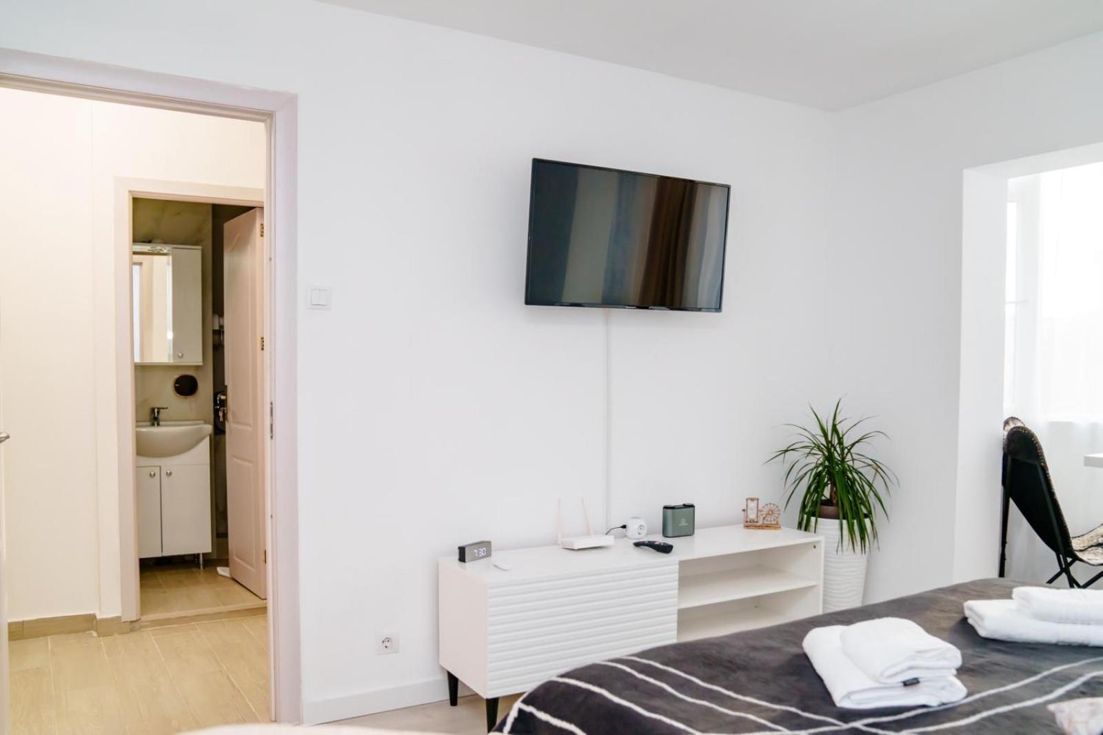 Appartement Studio Lounge à Craiova Extérieur photo